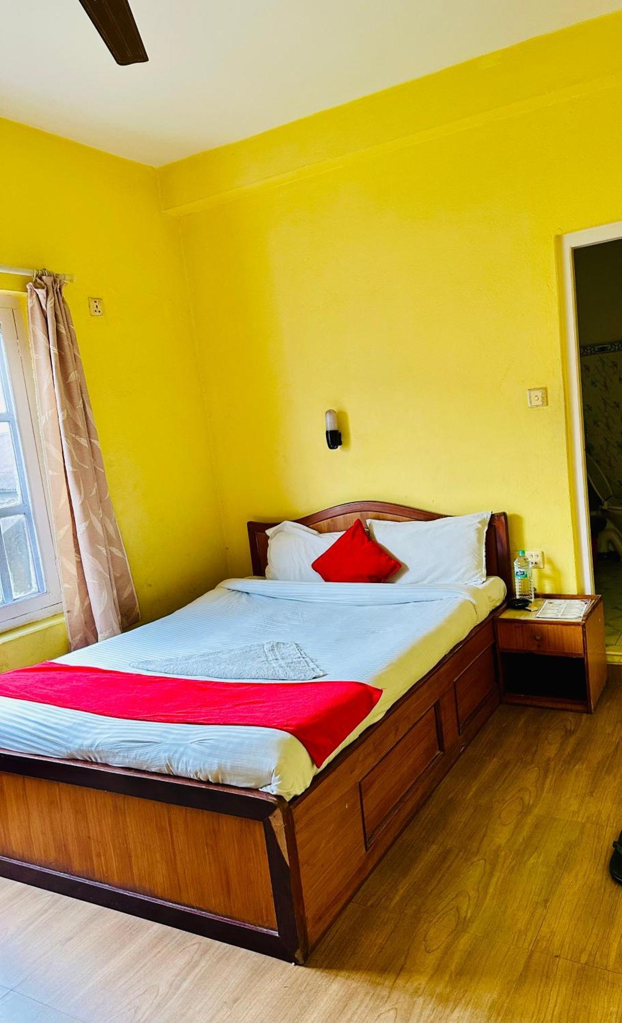 Hotel The Billabong Garden Pokhara Exterior photo