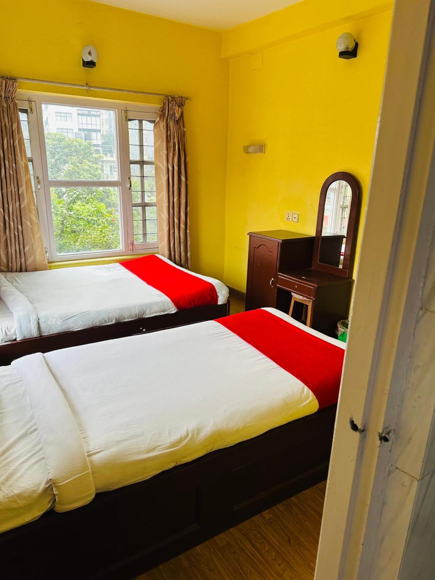 Hotel The Billabong Garden Pokhara Exterior photo