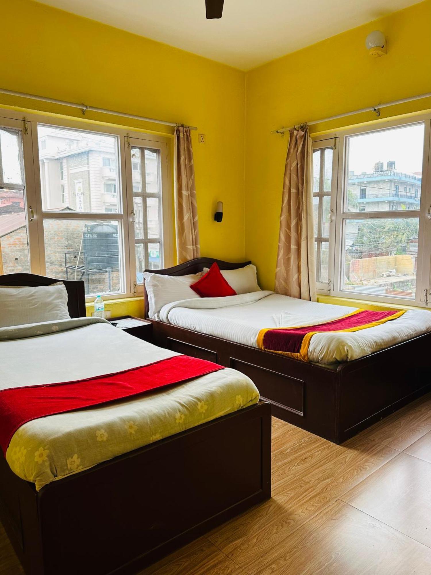 Hotel The Billabong Garden Pokhara Exterior photo