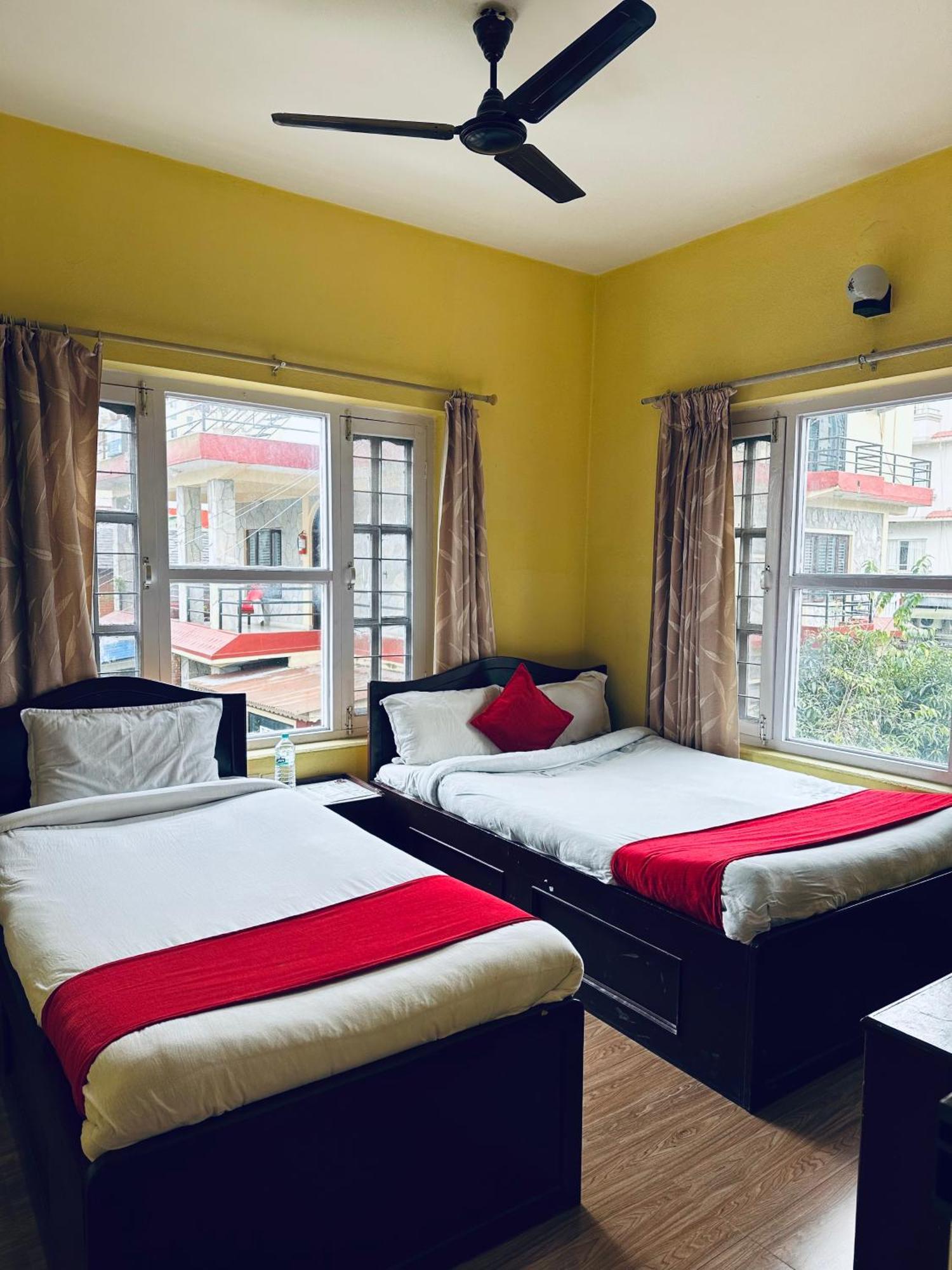 Hotel The Billabong Garden Pokhara Exterior photo